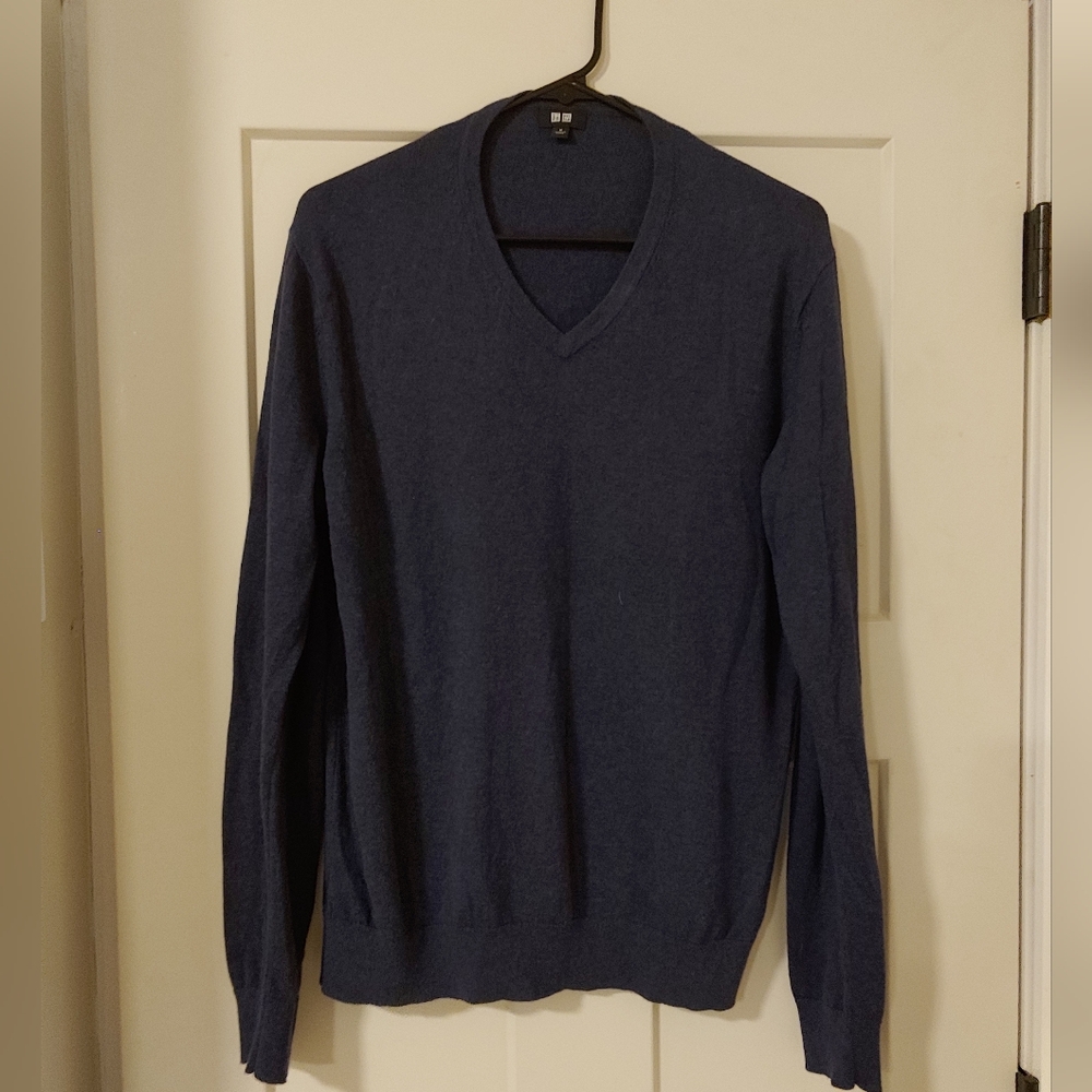 Uniqlo v neck sweater